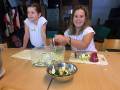 30. Juli: Was ist eigentlich der Unterschied zwischen Gurken und Zucchinis und was können wir damit Leckeres kochen? (Foto: Hanna König)